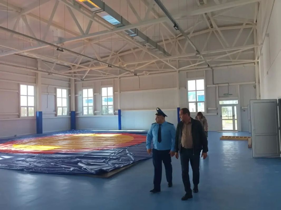 Прокуратура Гулькевичского района провела выездную проверку исполнения контракта на строительство Центра единоборств в г. Гулькевичи. В рамках надзорного сопровождения представители администрации и застройщика ООО СК «Ариус»...