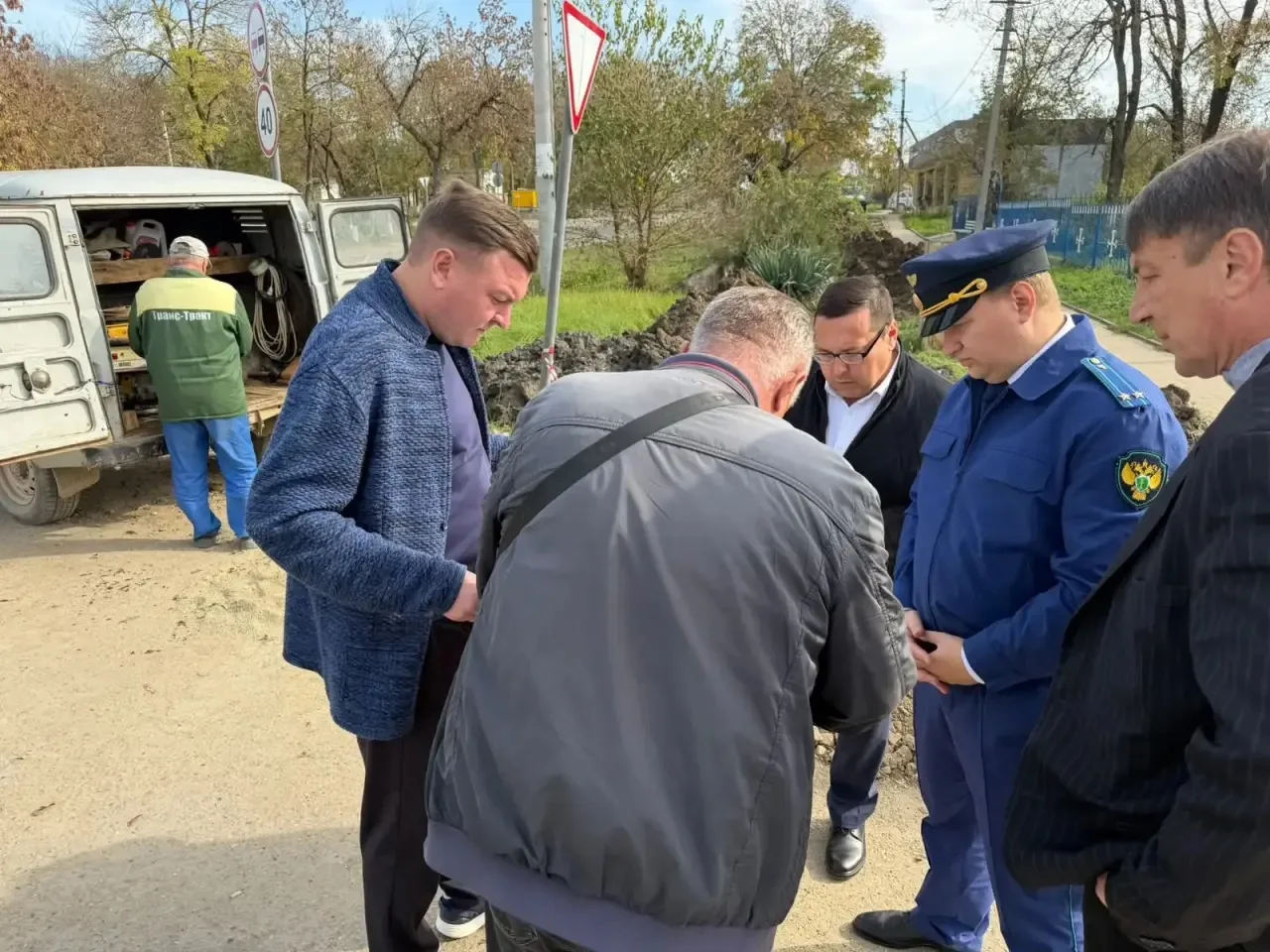 Руководством прокуратуры Северского района организована выездная проверка исполнения контракта по капитальному ремонту водопроводных сетей