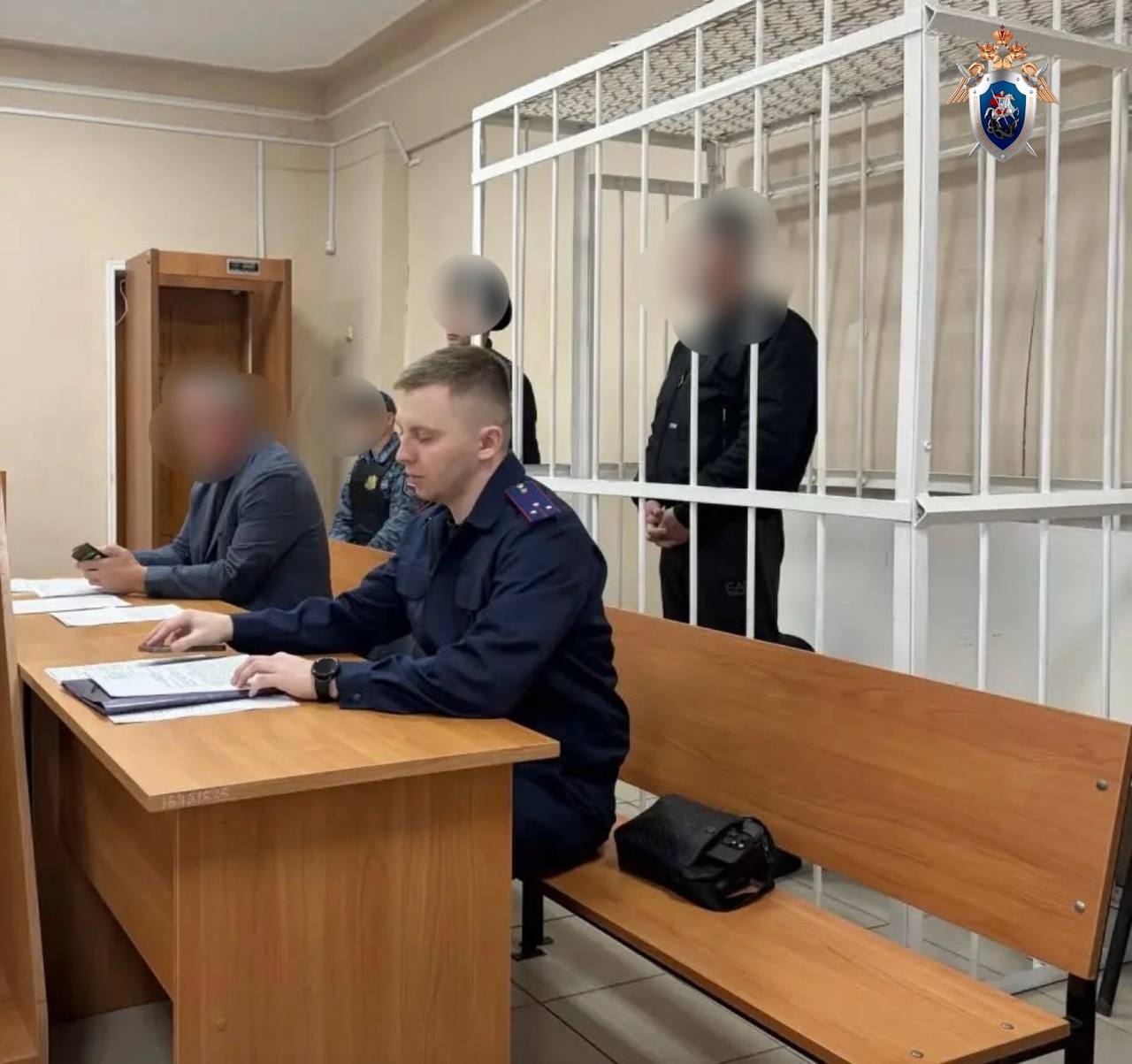 Сегодня по ходатайству следователя СКР по краю судом главе Новокубанского городского поселения, подозреваемому в служебном подлоге (ч. 2 ст. 292 УК РФ) и злоупотреблении должностными полномочиями (ч. 2 ст. 285 УК РФ)...